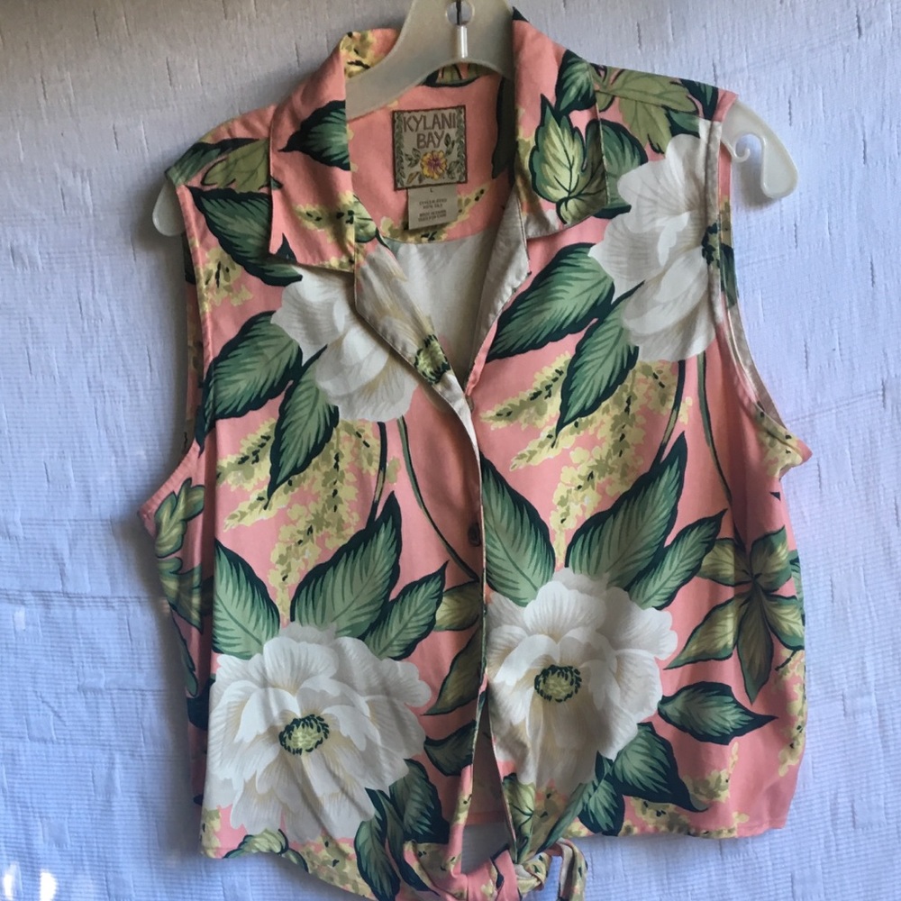 Kylani Bay silk crop top